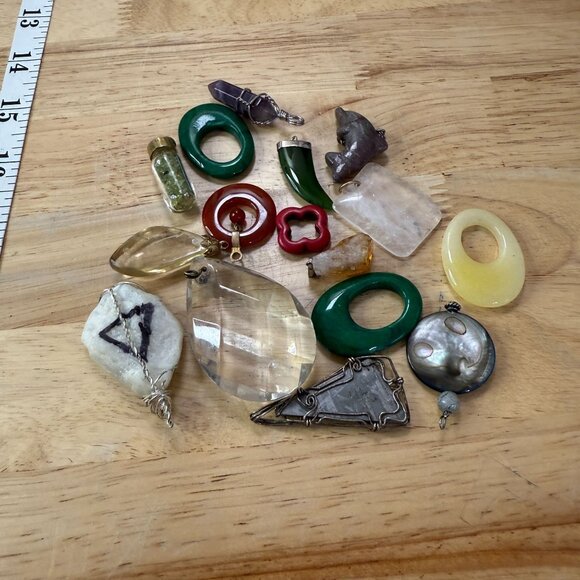 Mixed Pendant Lot Stone Glass Shell 18 Pieces Jewelry Craft Supplies Assorted Sh - Picture 2 of 7